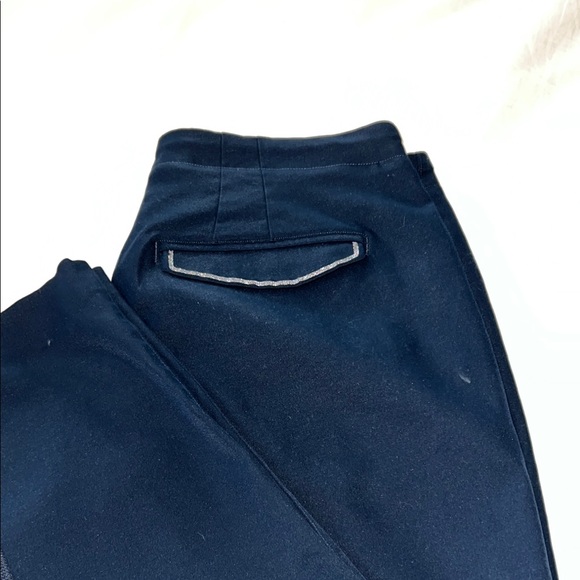 Lululemon, women’s size 8, ankle cropped length trousers, great used condition! - Picture 3 of 5